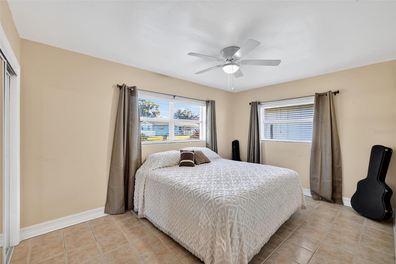 Image 16 of 28 For 13583 Croft Drive N