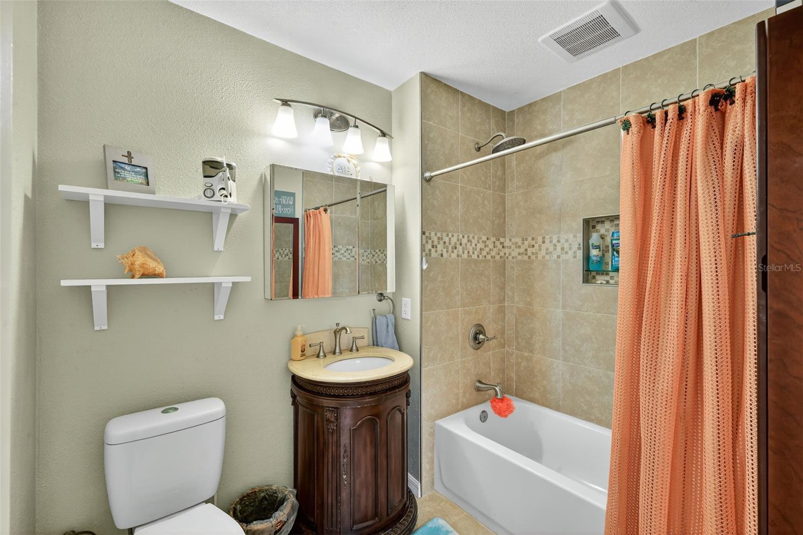 Image 18 of 28 For 13583 Croft Drive N