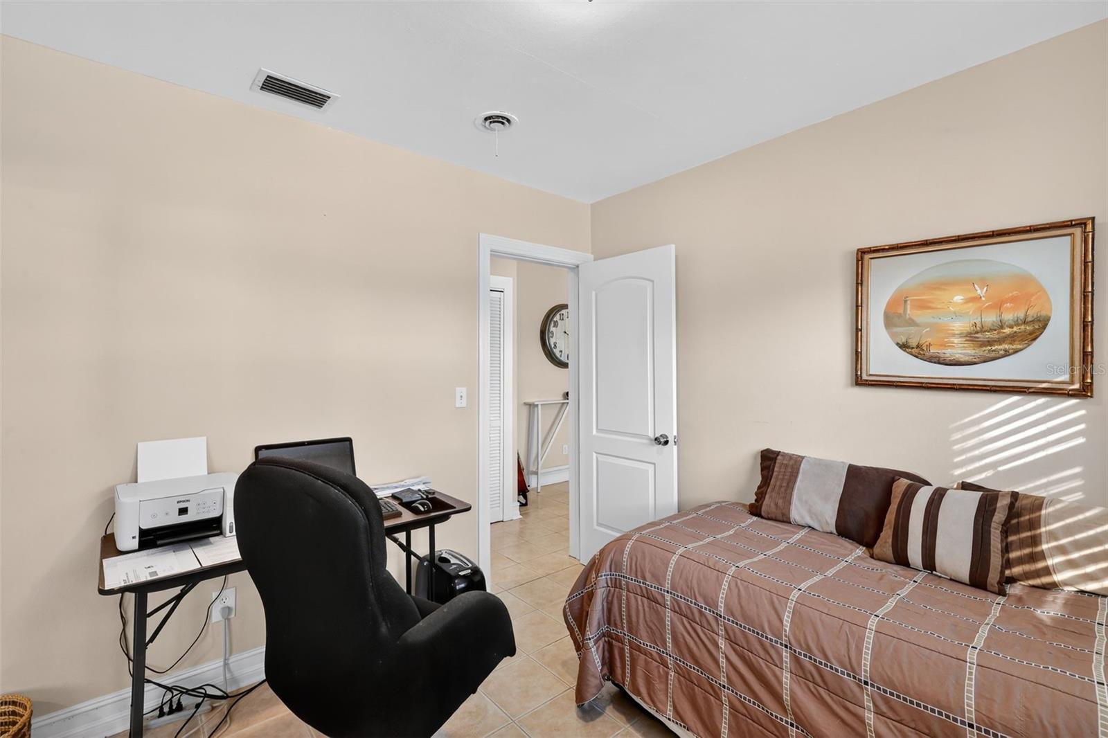 Image 20 of 28 For 13583 Croft Drive N