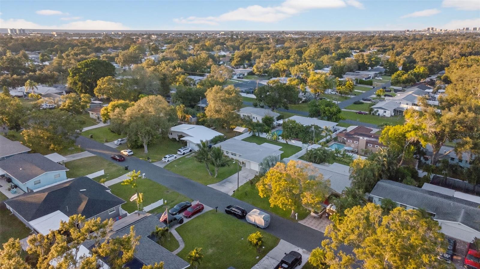 Image 26 of 28 For 13583 Croft Drive N