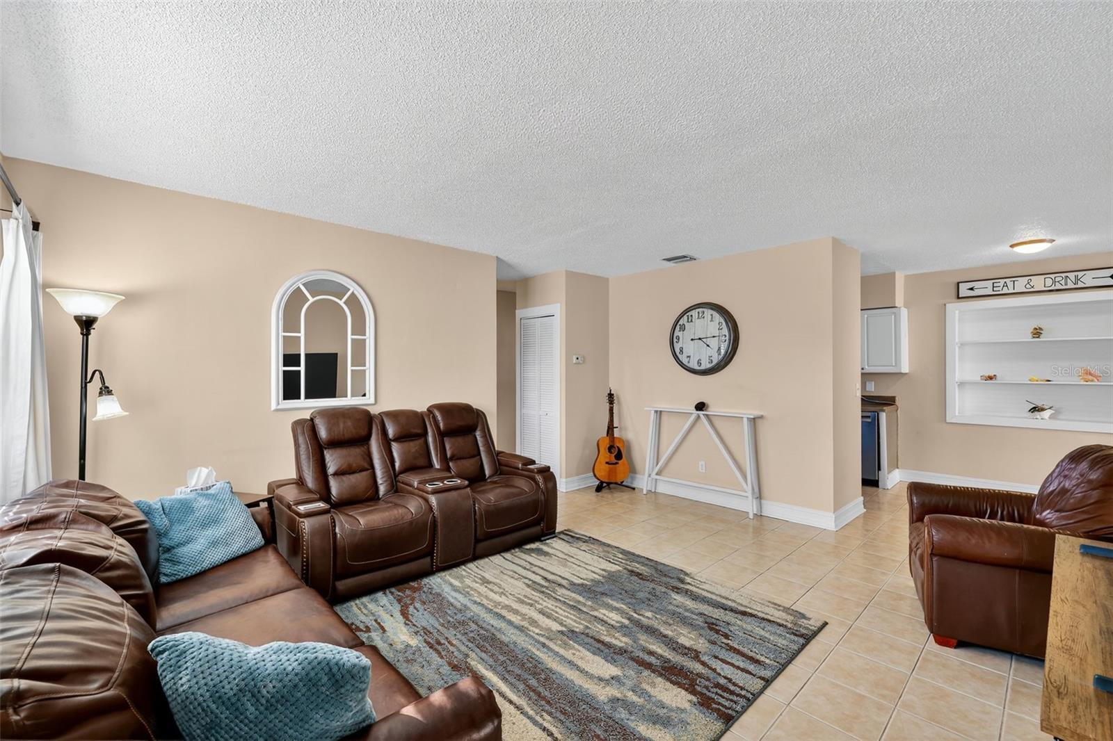 Image 6 of 28 For 13583 Croft Drive N