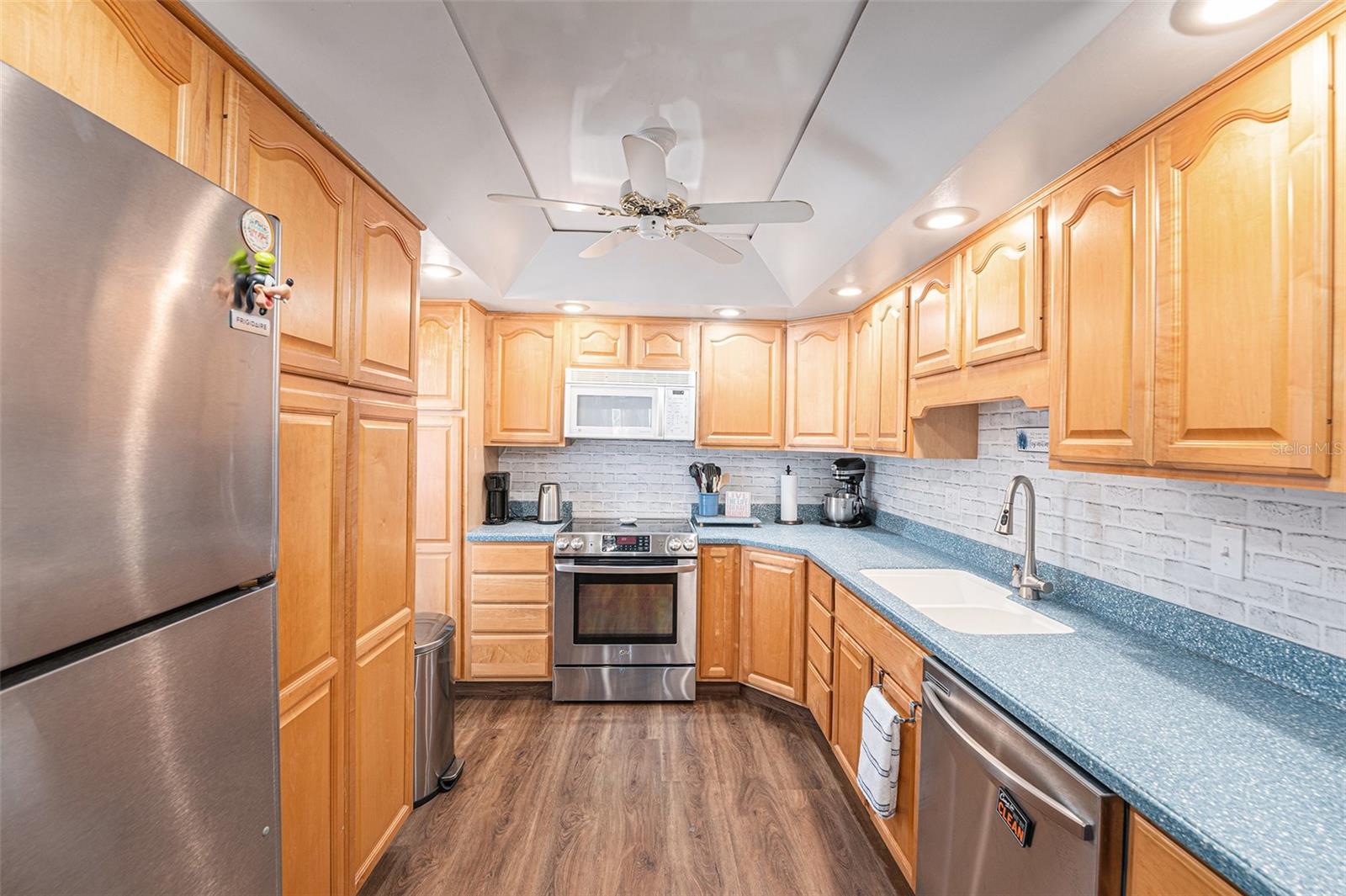 Image 9 of 31 For 90 Highland Avenue 1201