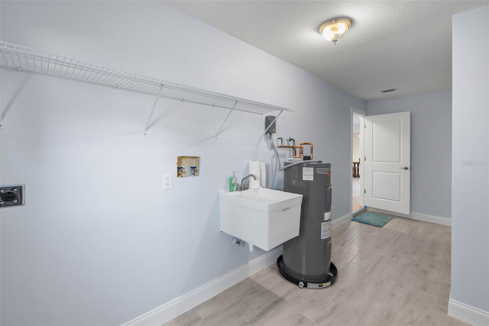 Image 22 of 37 For 4151 Camelia Drive