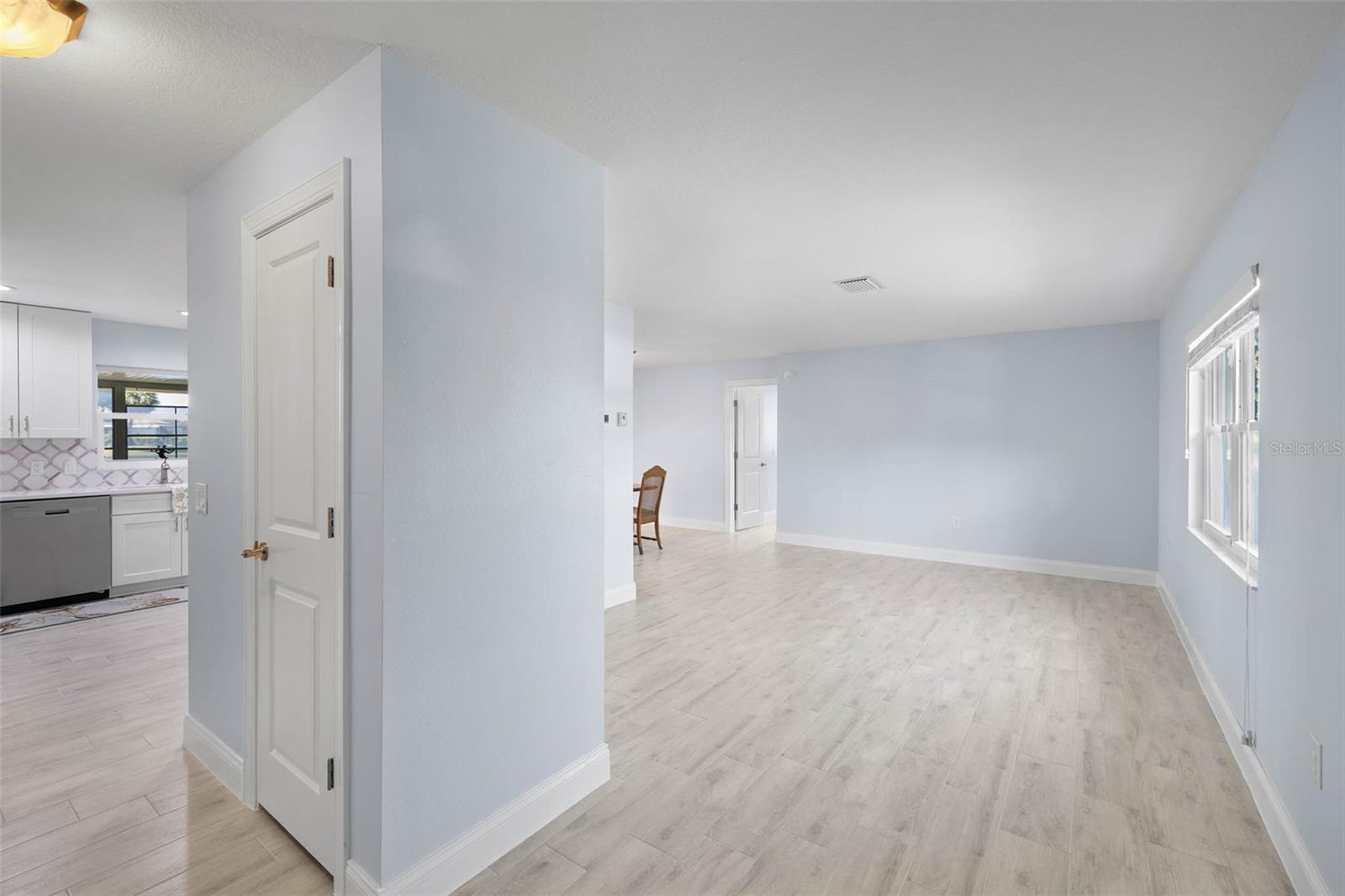 Image 8 of 37 For 4151 Camelia Drive