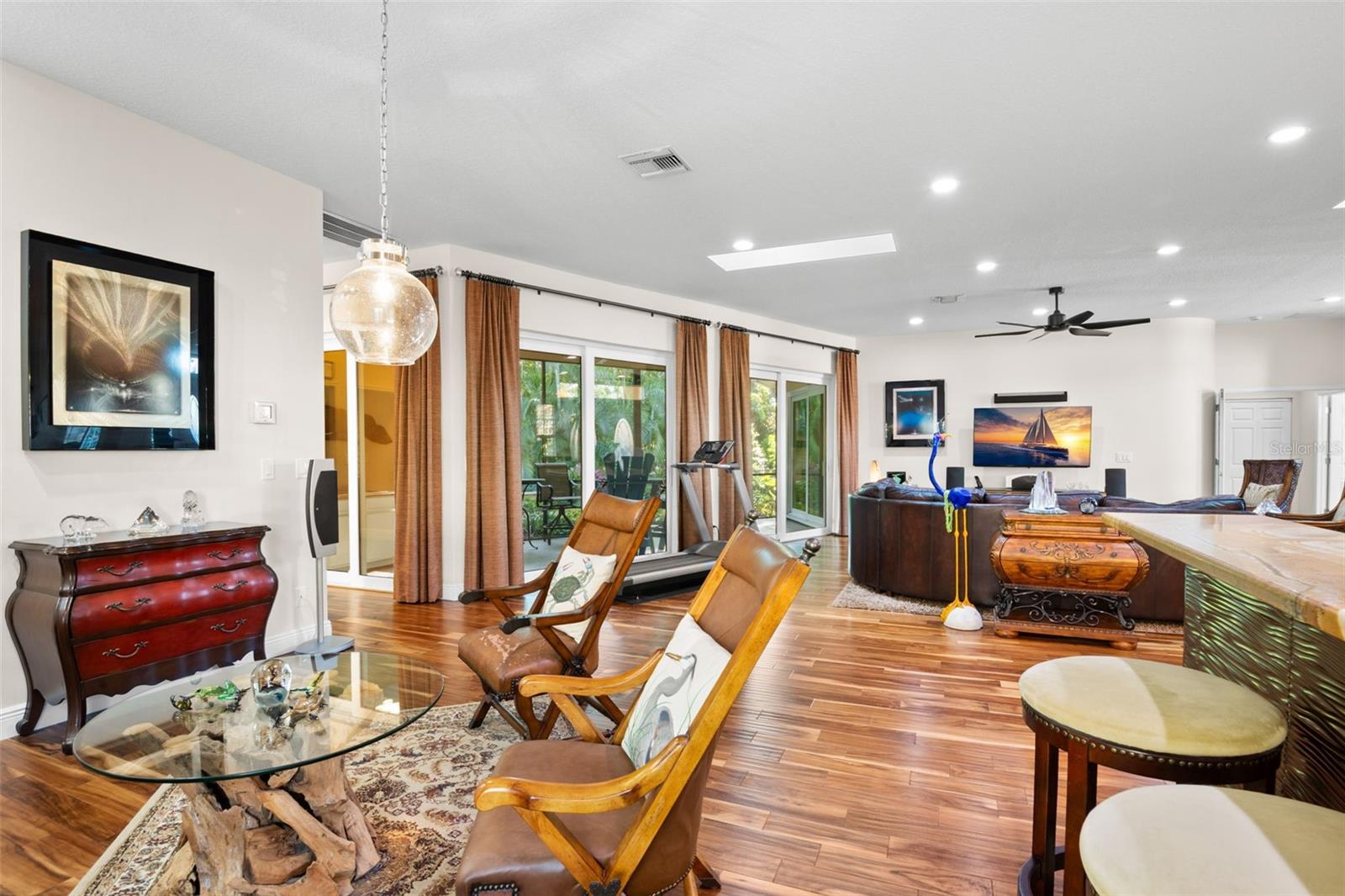 Image 13 of 60 For 3045 Crest Drive