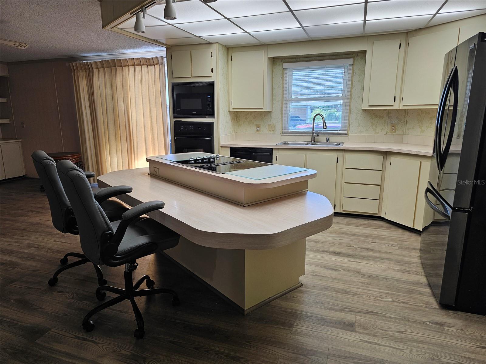 Image 15 of 34 For 101 Dolphin Drive N