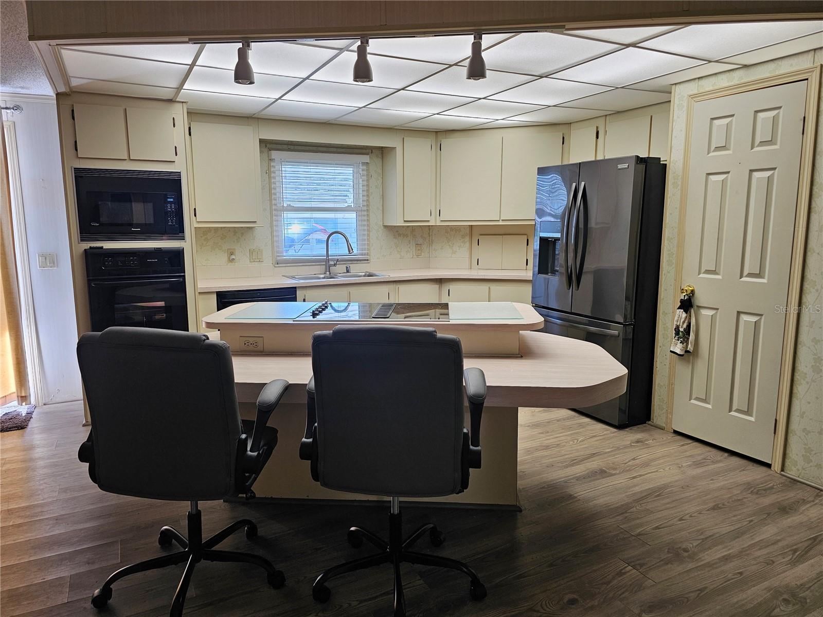 Image 16 of 34 For 101 Dolphin Drive N