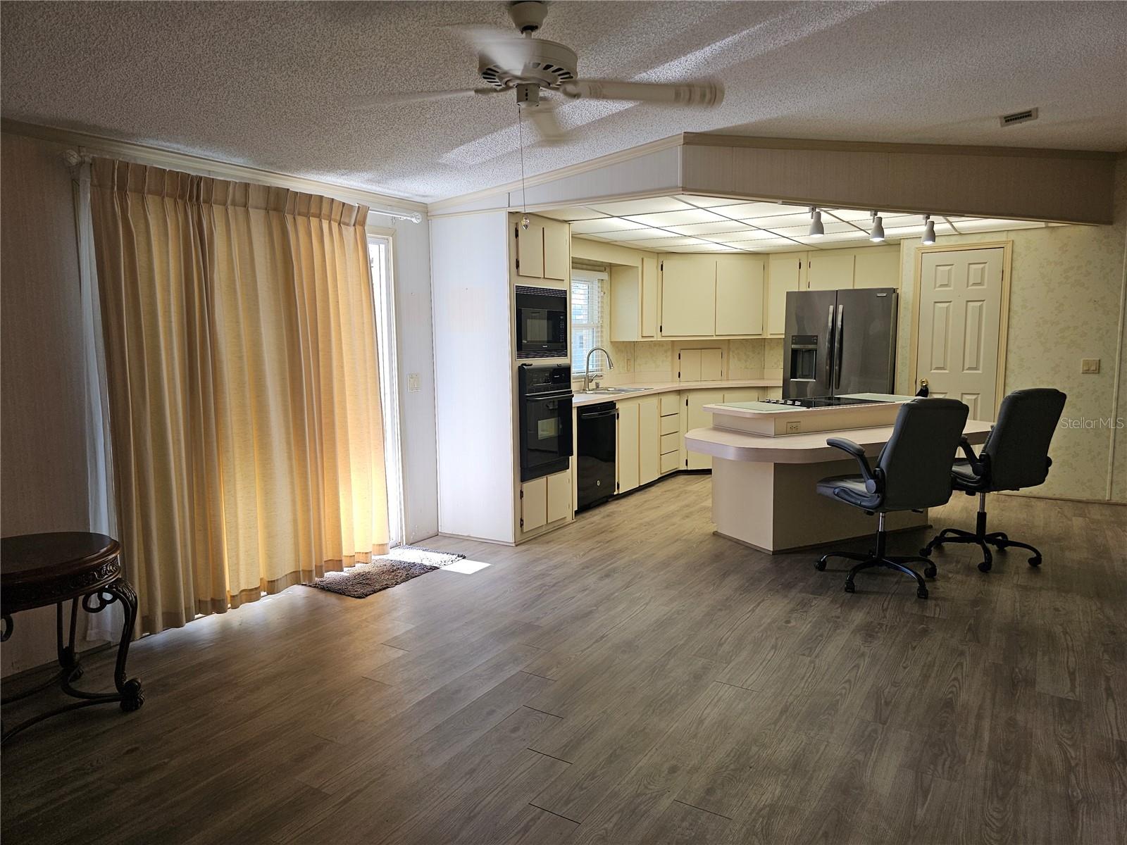 Image 17 of 34 For 101 Dolphin Drive N