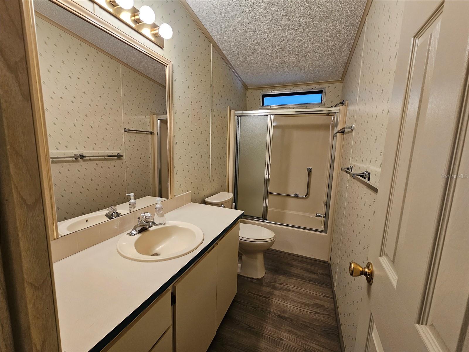 Image 26 of 34 For 101 Dolphin Drive N