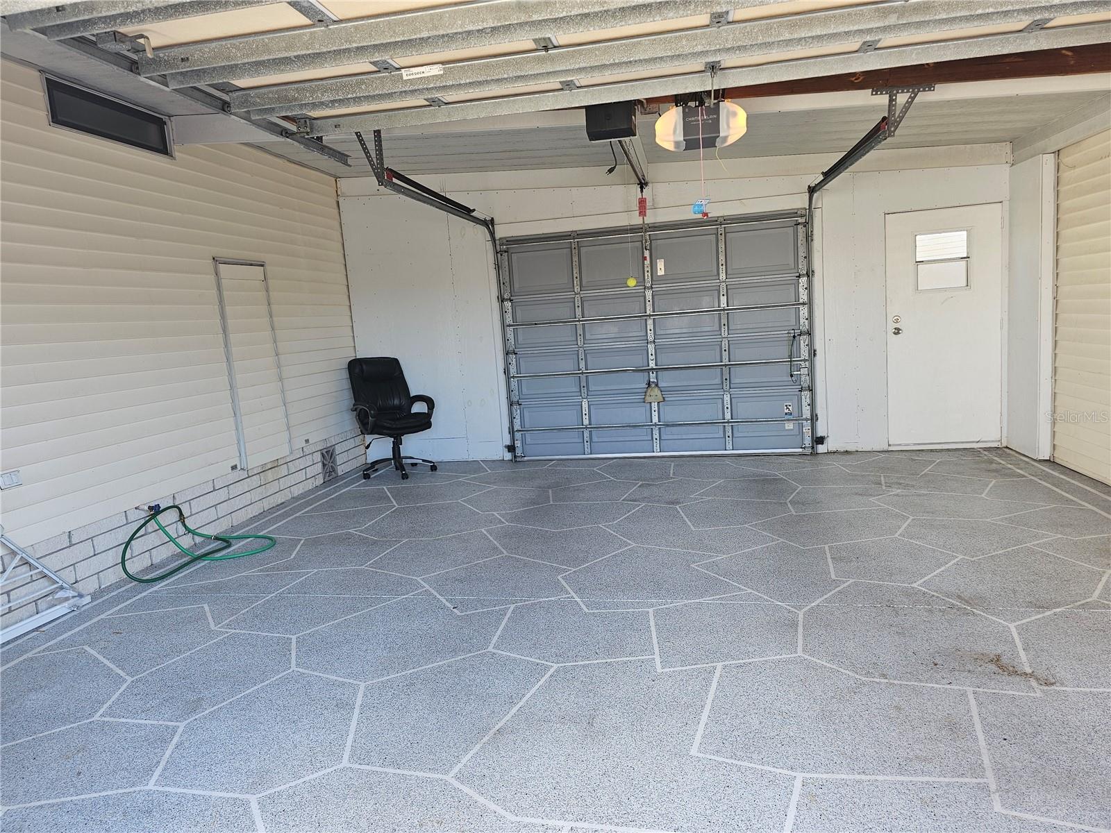 Image 31 of 34 For 101 Dolphin Drive N