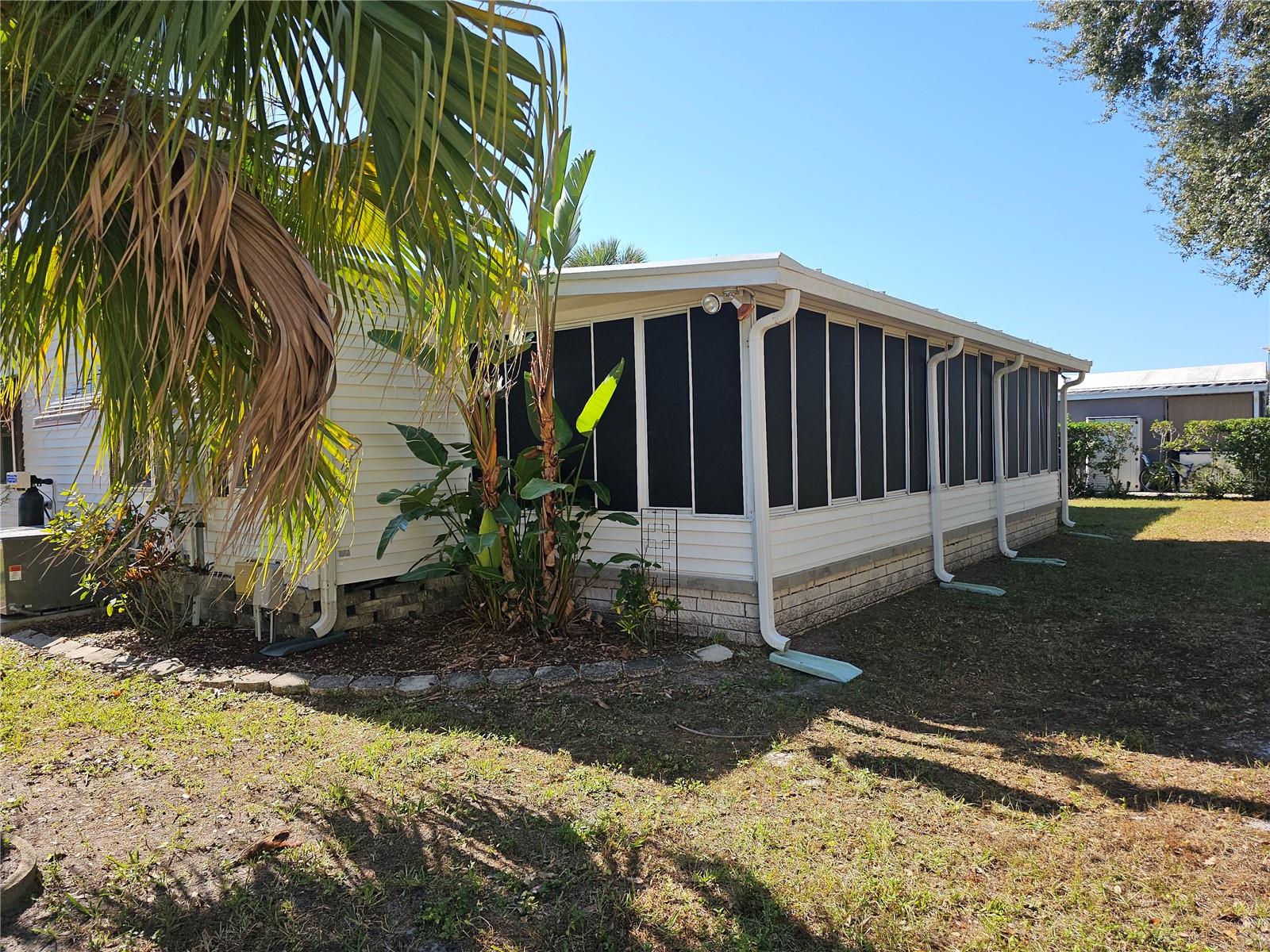 Image 7 of 34 For 101 Dolphin Drive N