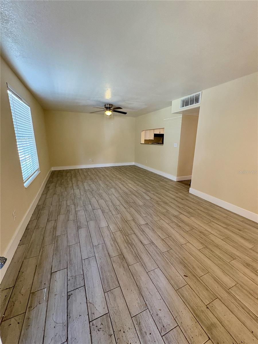 Image 4 of 16 For 305 Grant Street C1