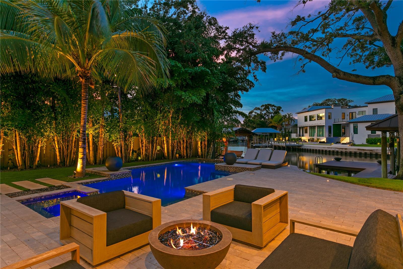 Listing photo id 8 for 603 Marmora Avenue