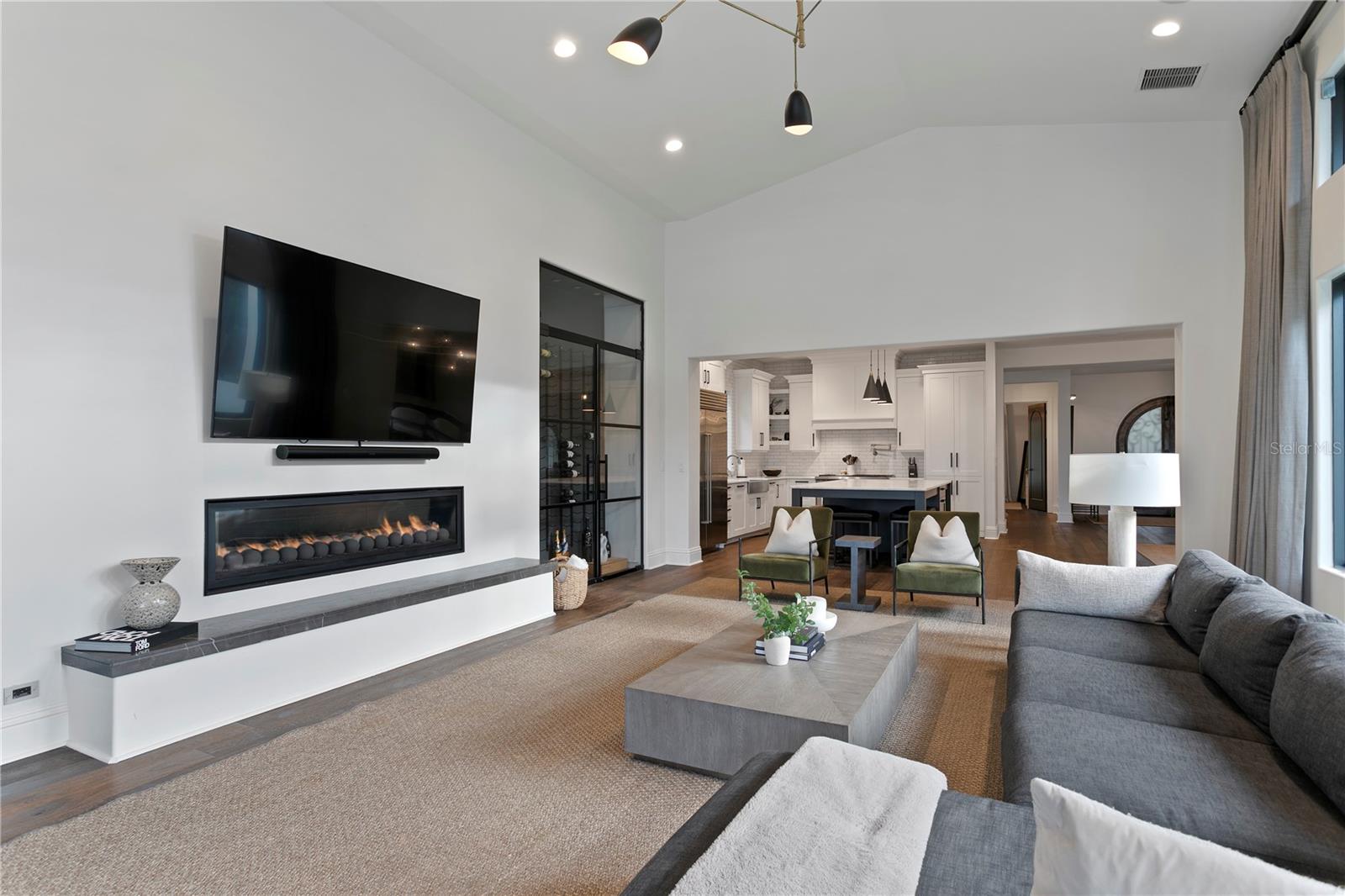 Listing photo id 12 for 603 Marmora Avenue