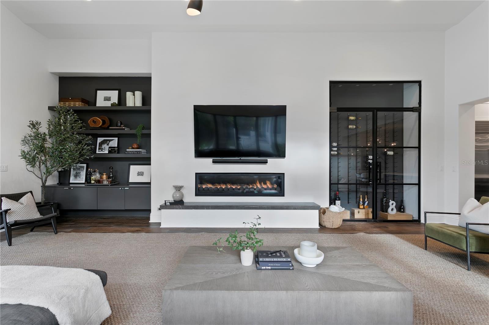 Listing photo id 13 for 603 Marmora Avenue