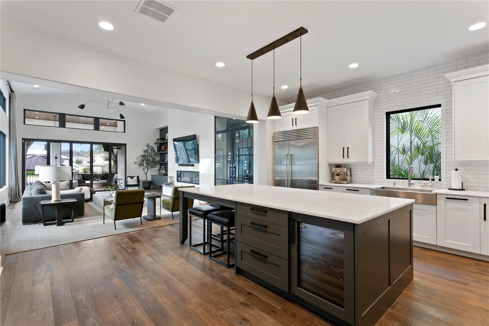 Listing photo id 14 for 603 Marmora Avenue