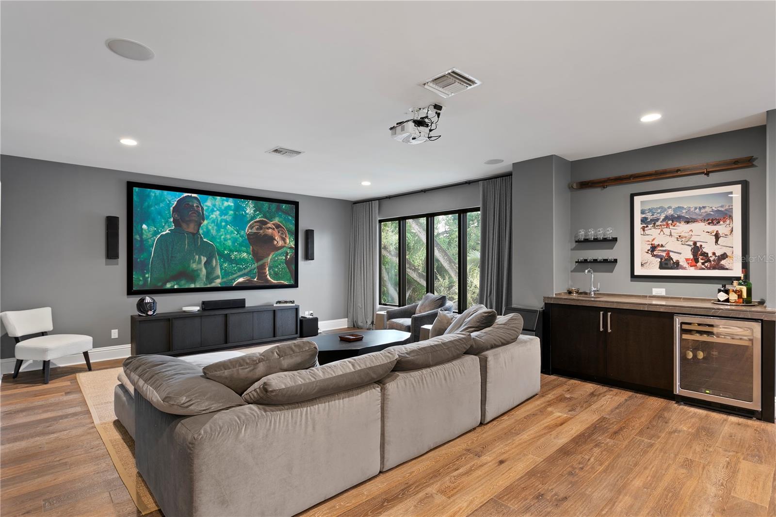 Listing photo id 21 for 603 Marmora Avenue