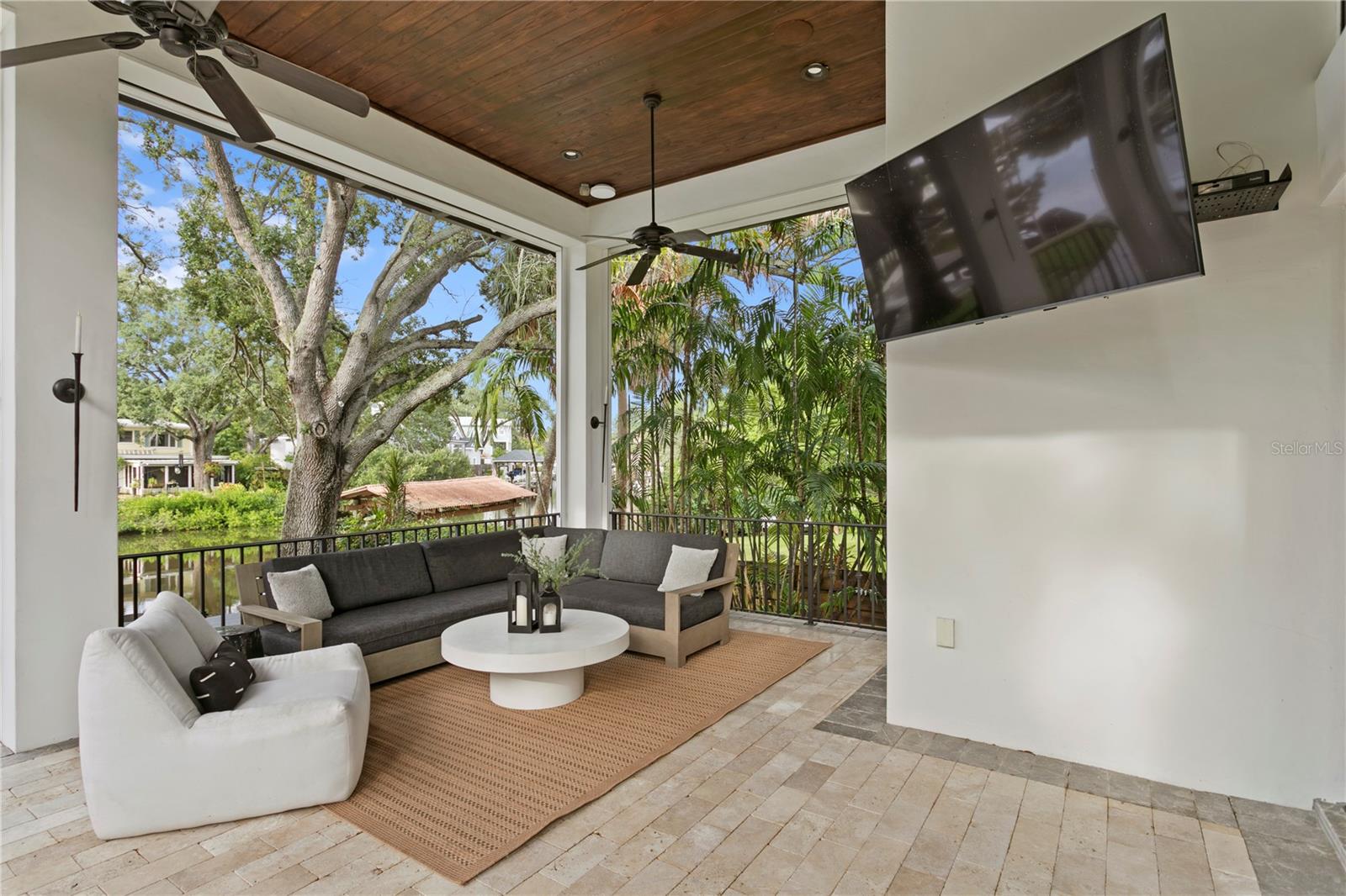 Listing photo id 23 for 603 Marmora Avenue