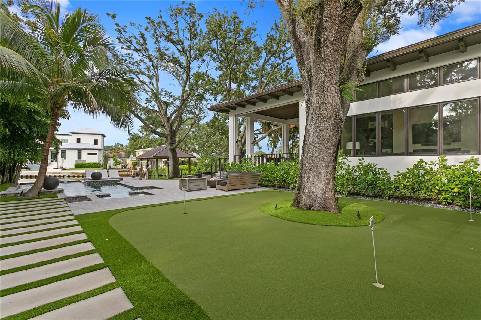 Listing photo id 24 for 603 Marmora Avenue