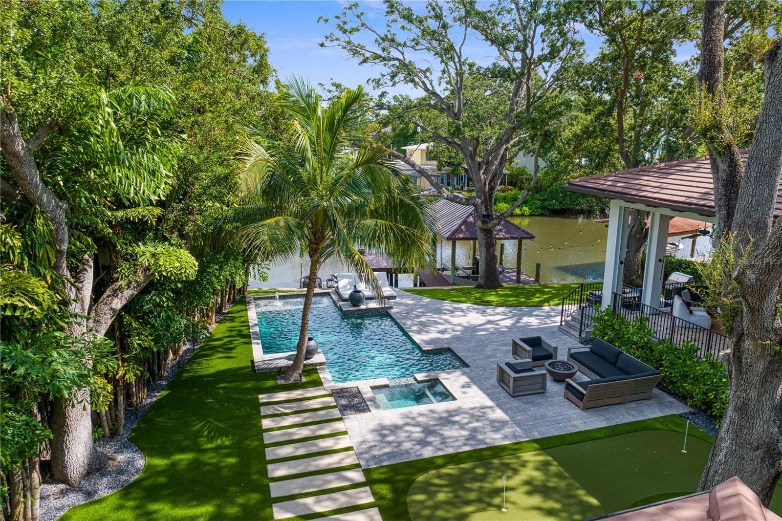 Listing photo id 25 for 603 Marmora Avenue