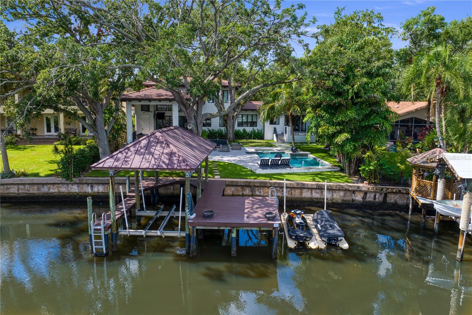 Listing photo id 27 for 603 Marmora Avenue