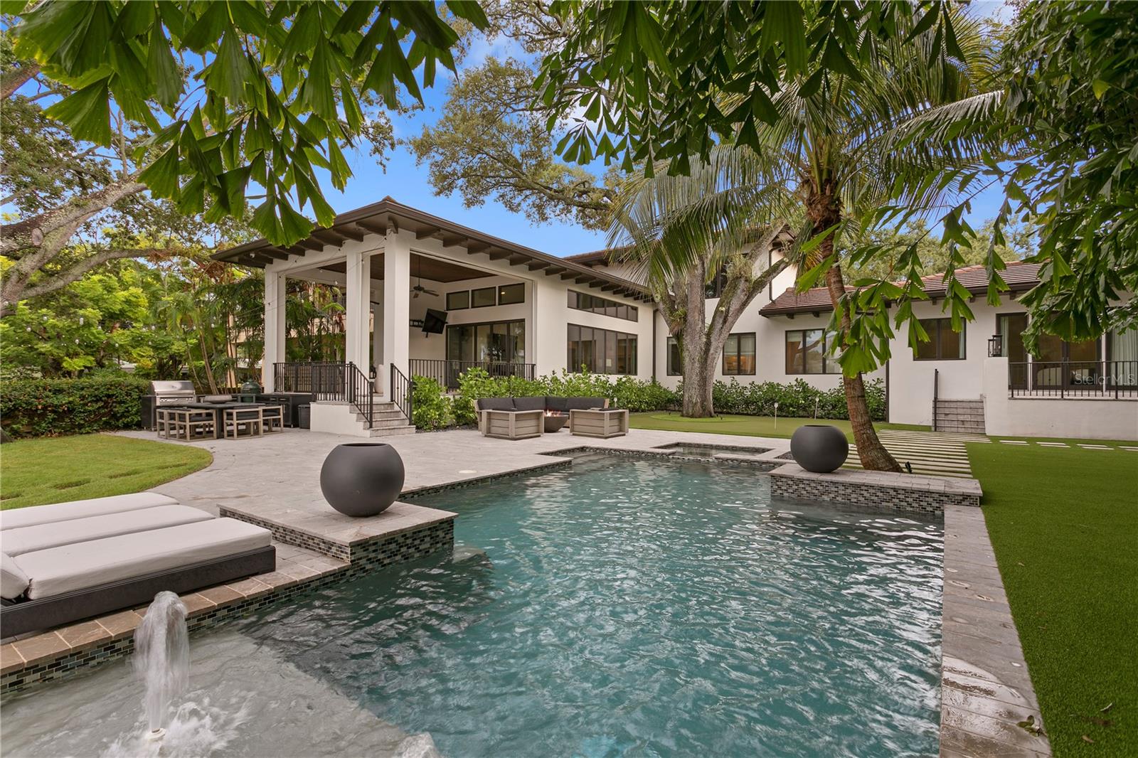 Listing photo id 2 for 603 Marmora Avenue