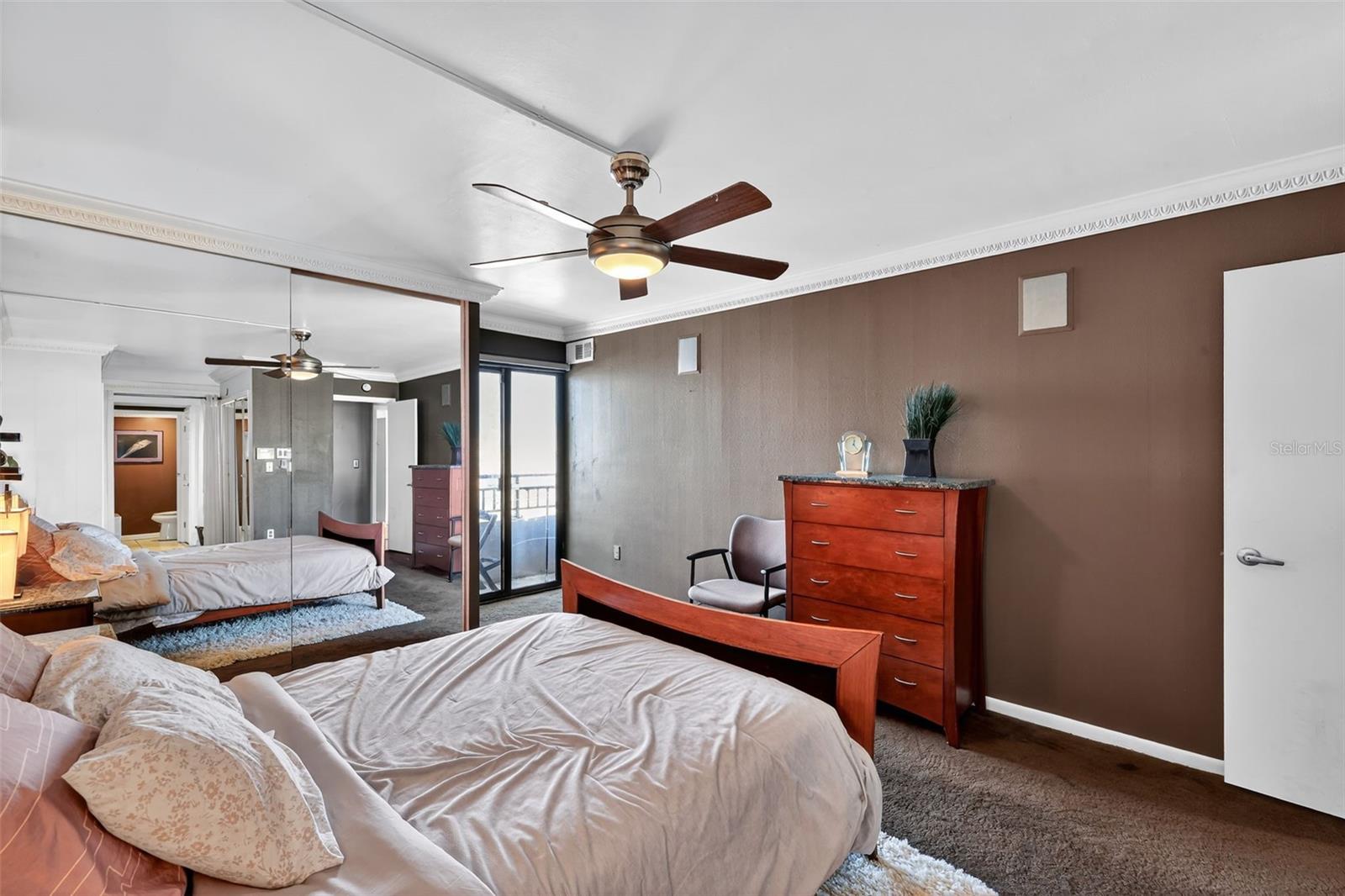 Image 17 of 34 For 800 Gulfview Boulevard 806