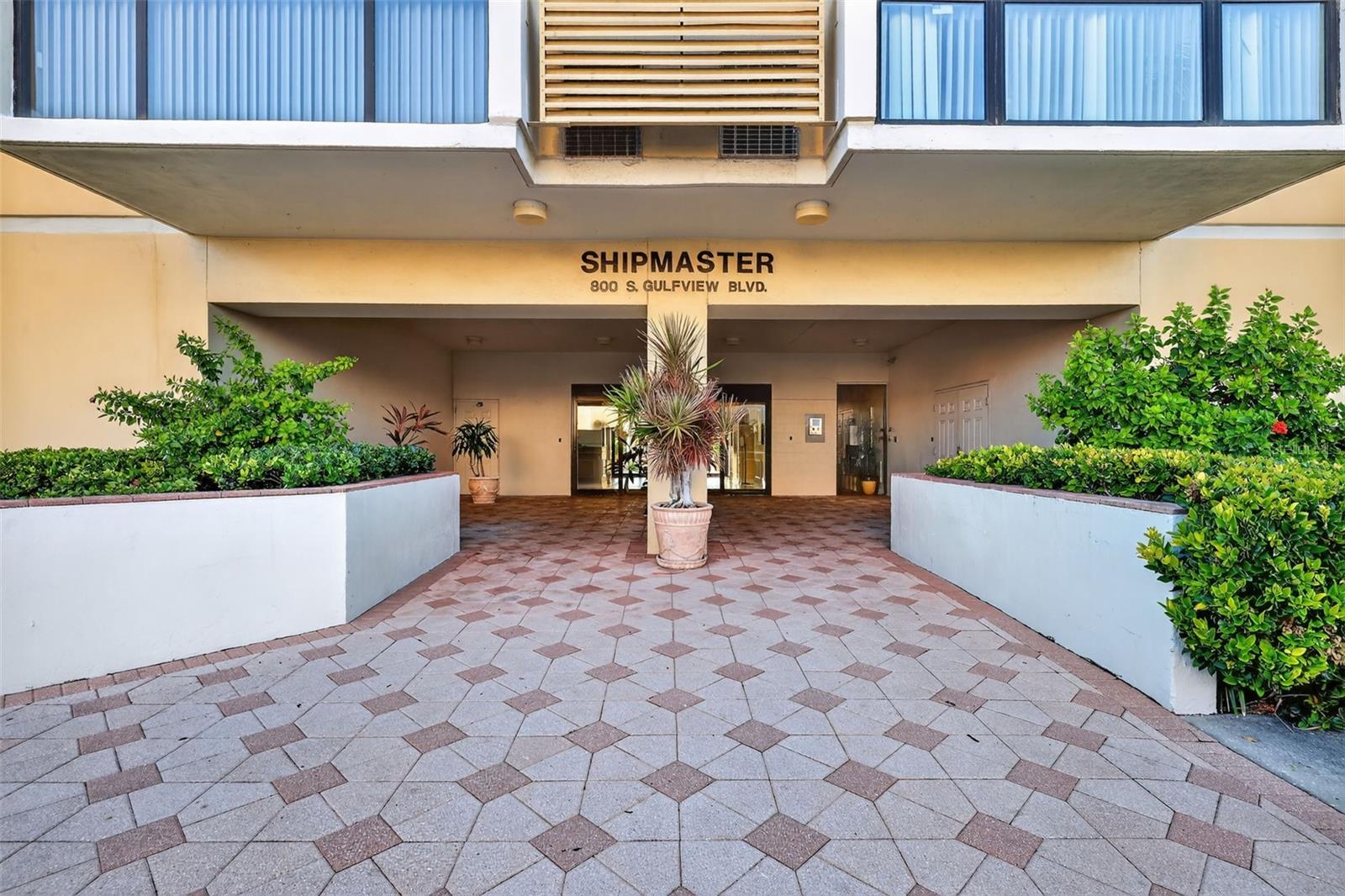 Image 2 of 34 For 800 Gulfview Boulevard 806