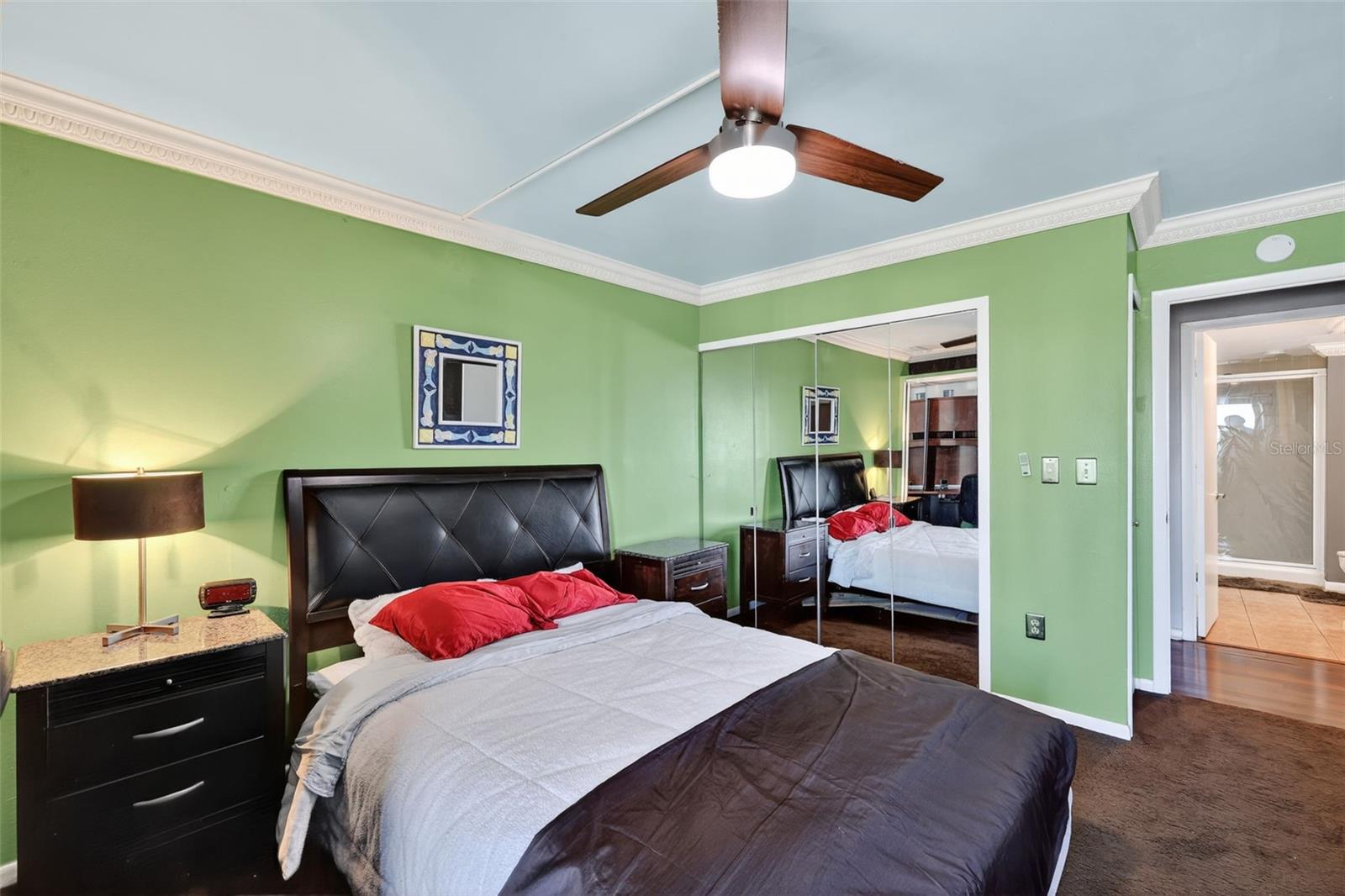 Image 21 of 34 For 800 Gulfview Boulevard 806