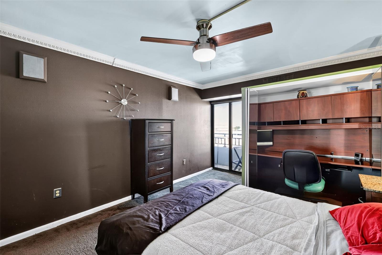 Image 23 of 34 For 800 Gulfview Boulevard 806