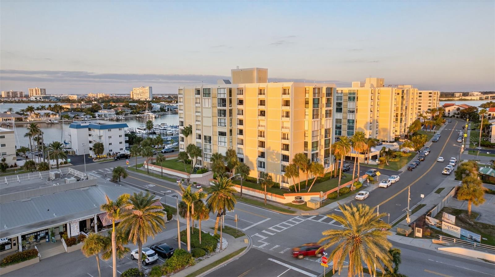 Image 26 of 34 For 800 Gulfview Boulevard 806