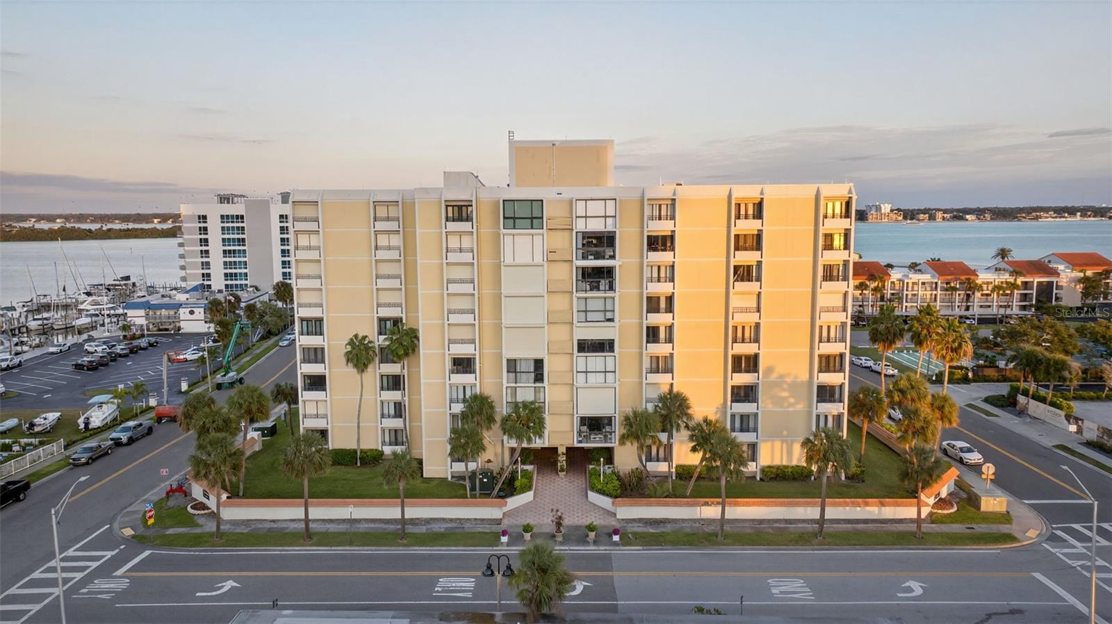 Image 27 of 34 For 800 Gulfview Boulevard 806