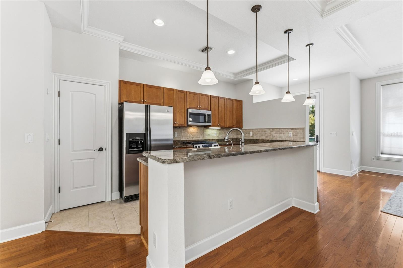 Image 11 of 39 For 2555 Platt Street