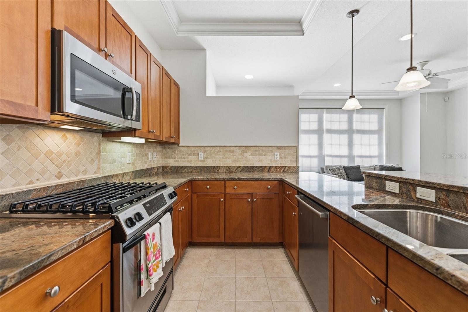 Image 12 of 39 For 2555 Platt Street