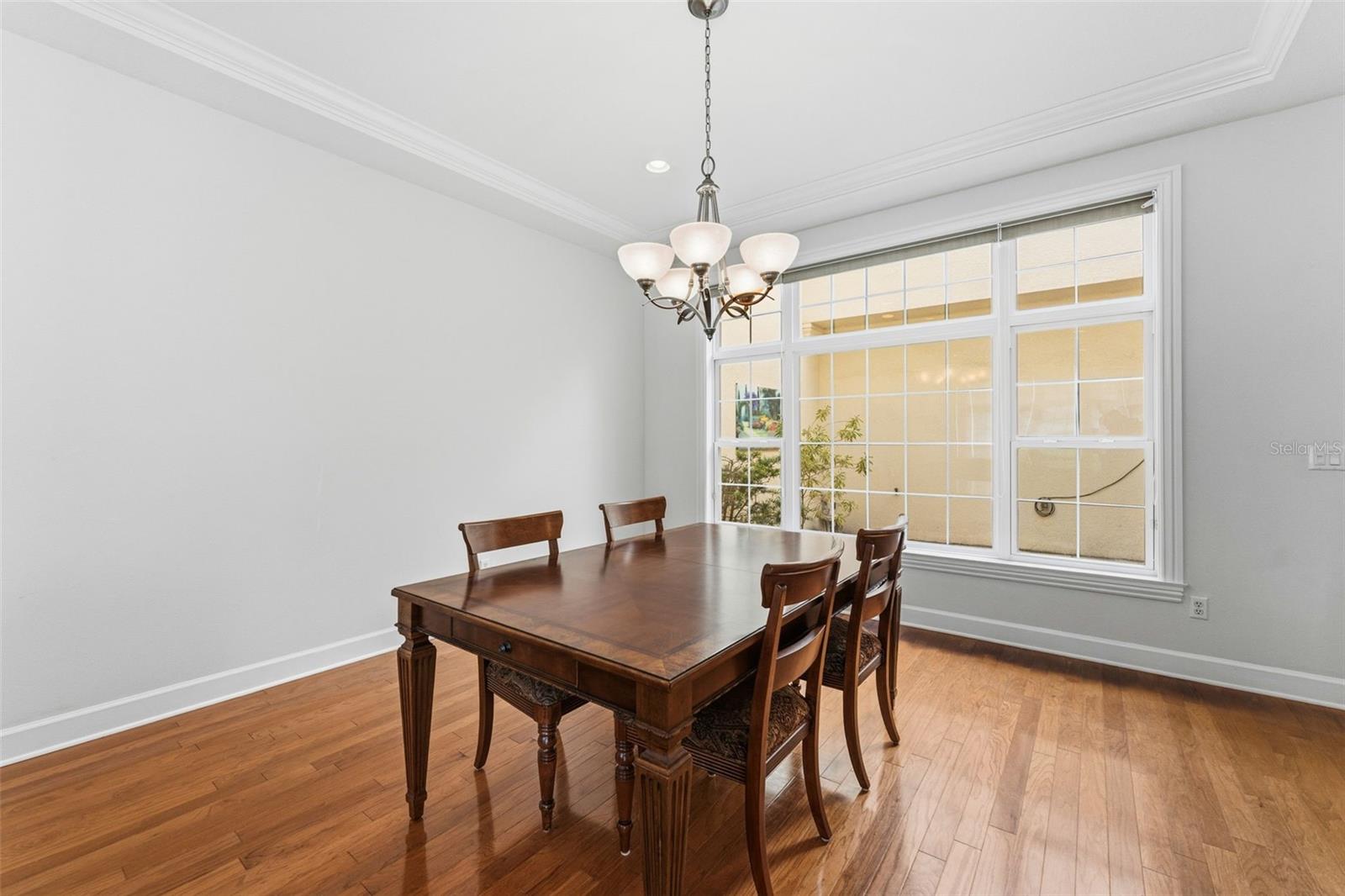 Image 14 of 39 For 2555 Platt Street