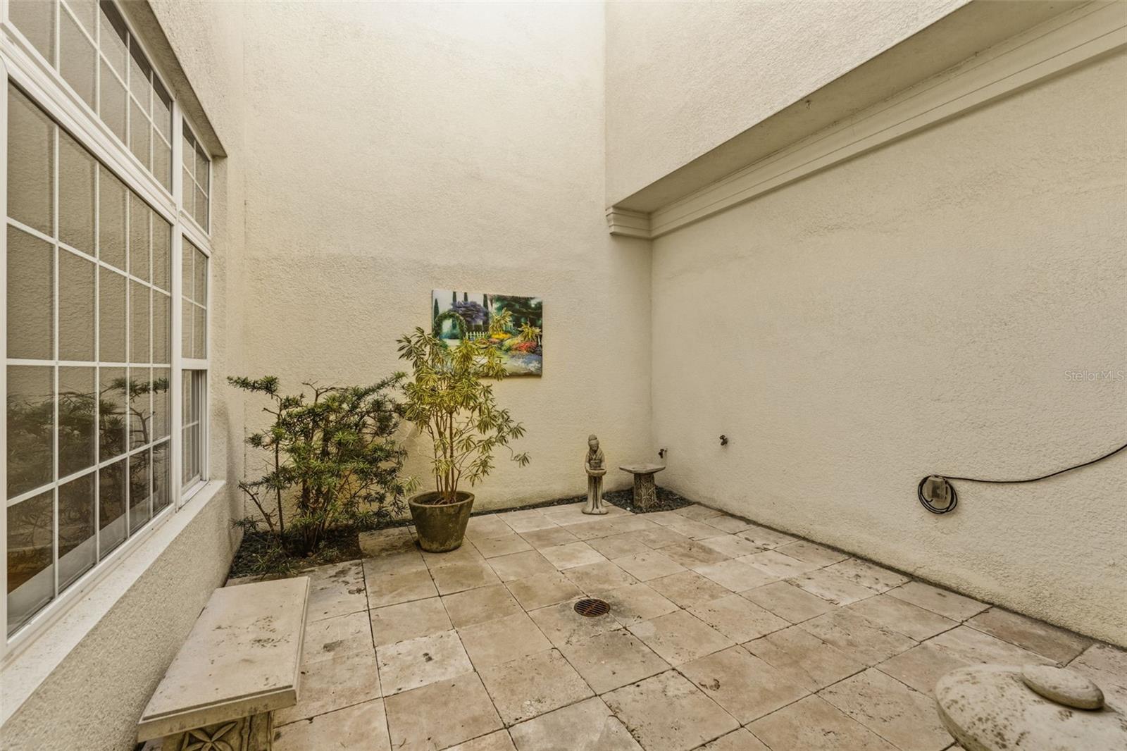 Image 15 of 39 For 2555 Platt Street