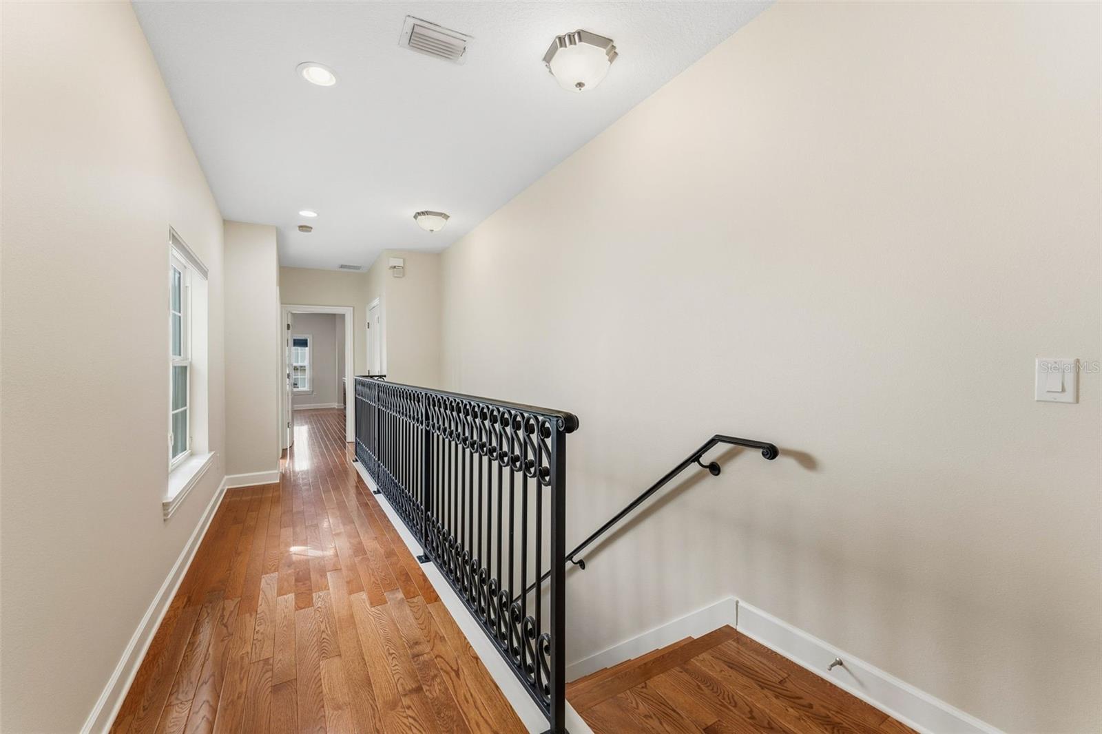 Image 18 of 39 For 2555 Platt Street