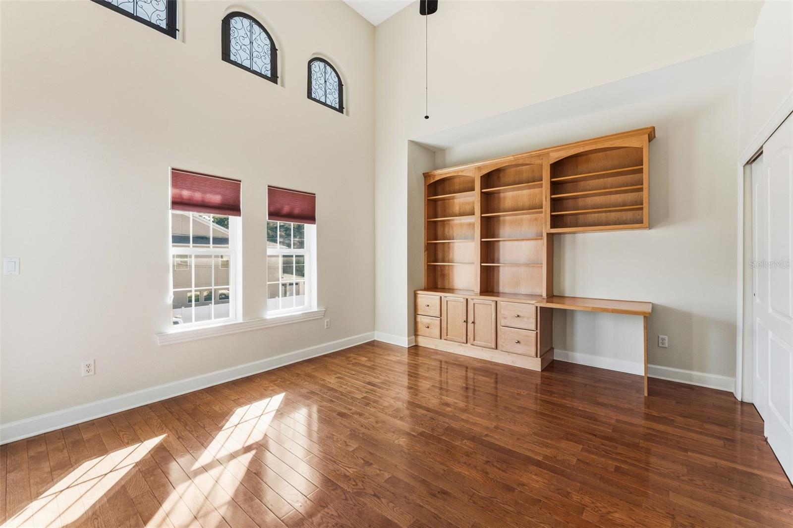 Image 25 of 39 For 2555 Platt Street