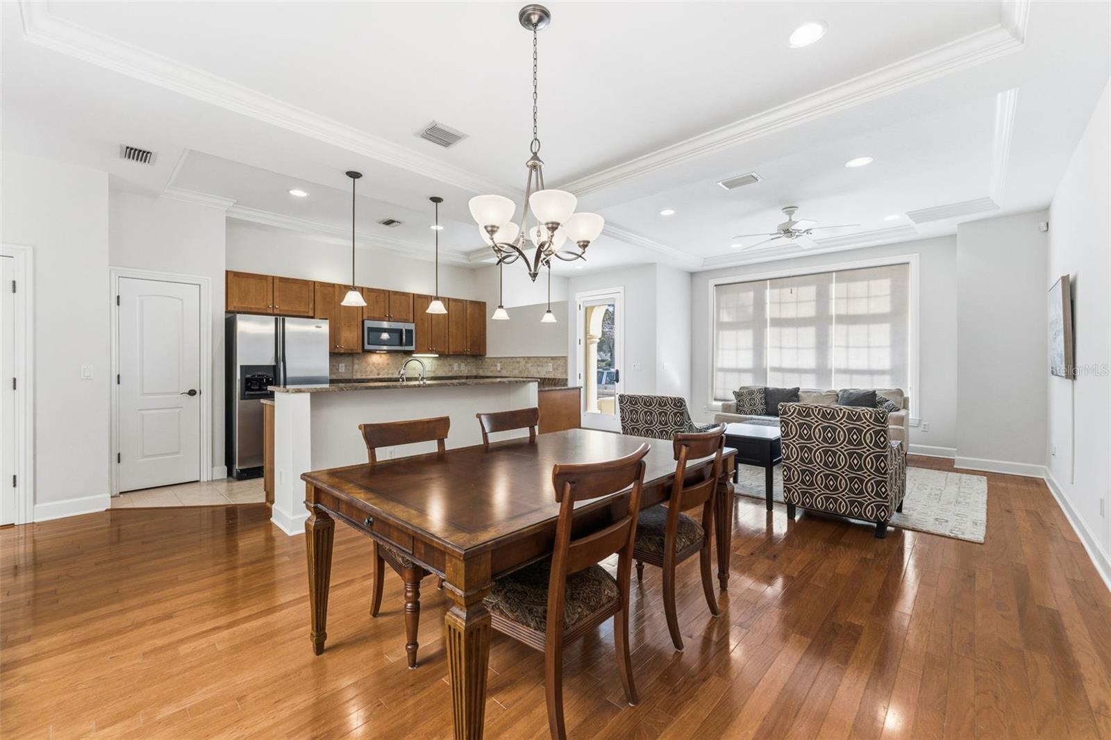 Image 8 of 39 For 2555 Platt Street