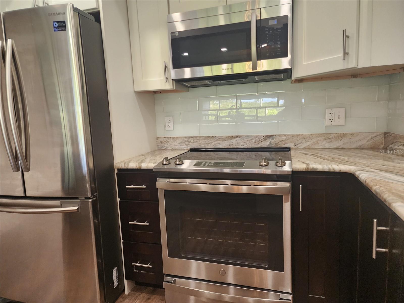 Image 5 of 28 For 802 Hidden Harbour Drive