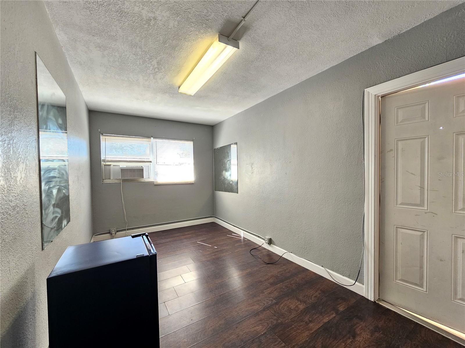 Image 3 of 11 For 1375 Drew Street 104