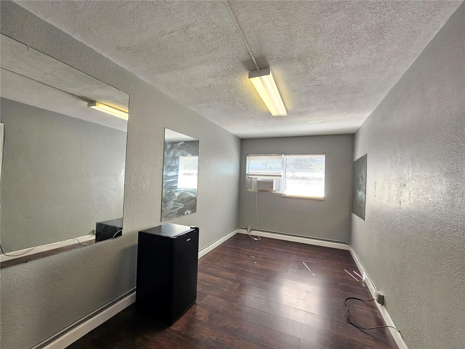 Image 4 of 11 For 1375 Drew Street 104