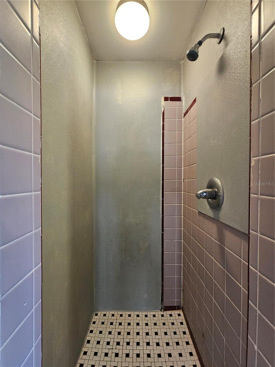 Image 9 of 11 For 1375 Drew Street 104