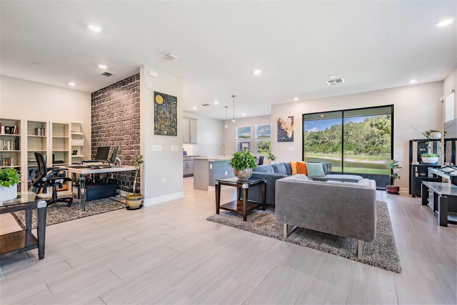 Image 4 of 12 For 4849 Isola Court