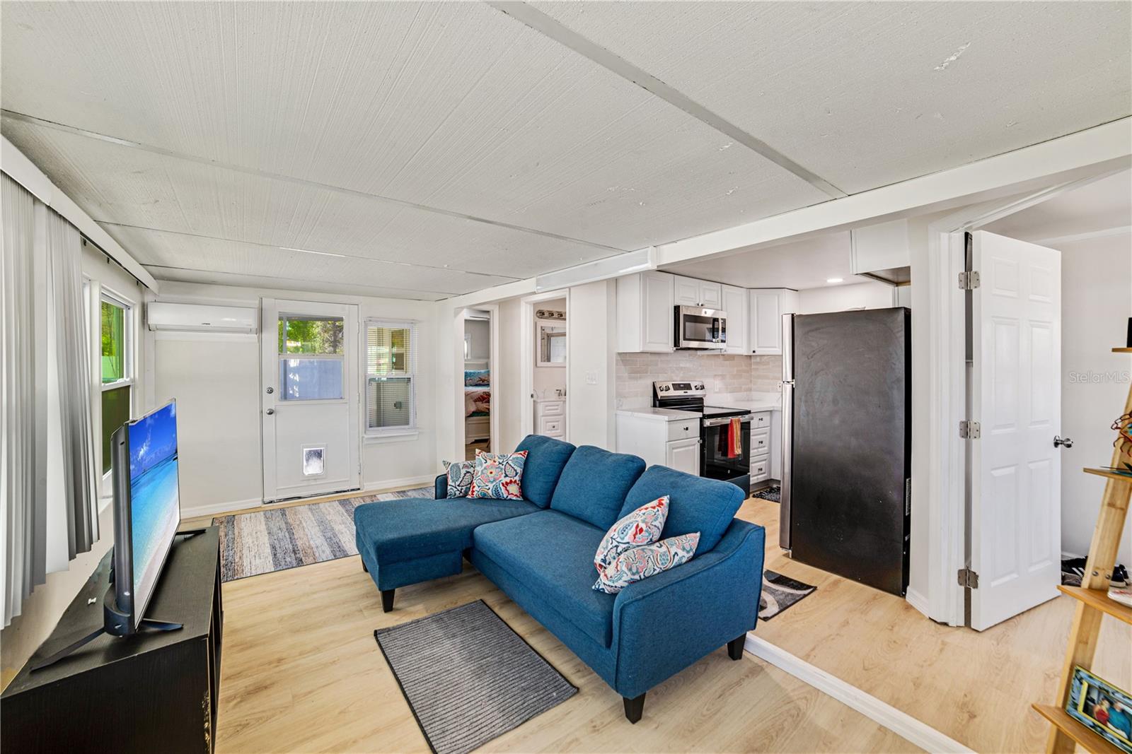 Image 18 of 41 For 4271 85th Way N 5