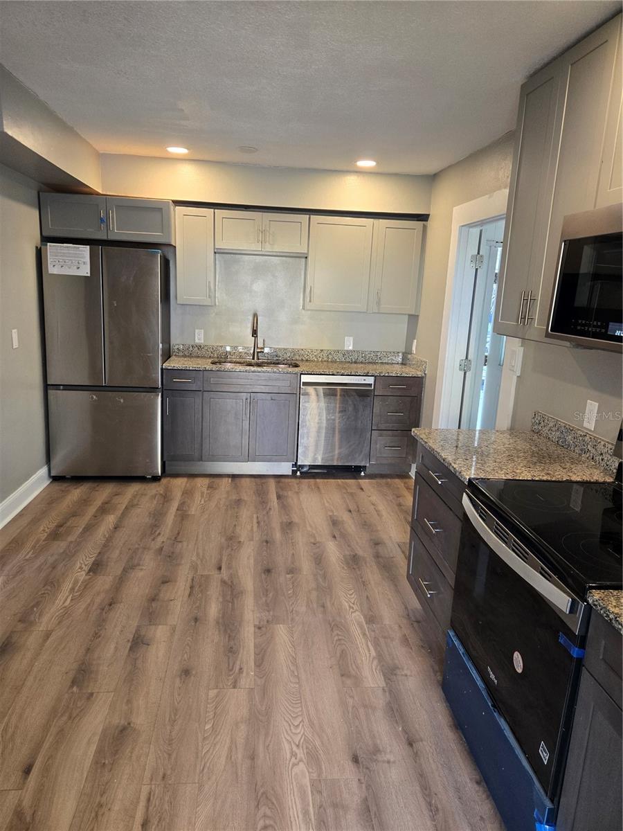 Image 19 of 27 For 101 Lemon Street 1