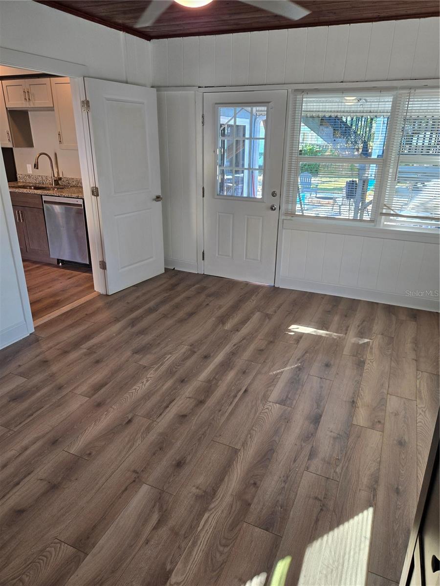 Image 24 of 27 For 101 Lemon Street 1