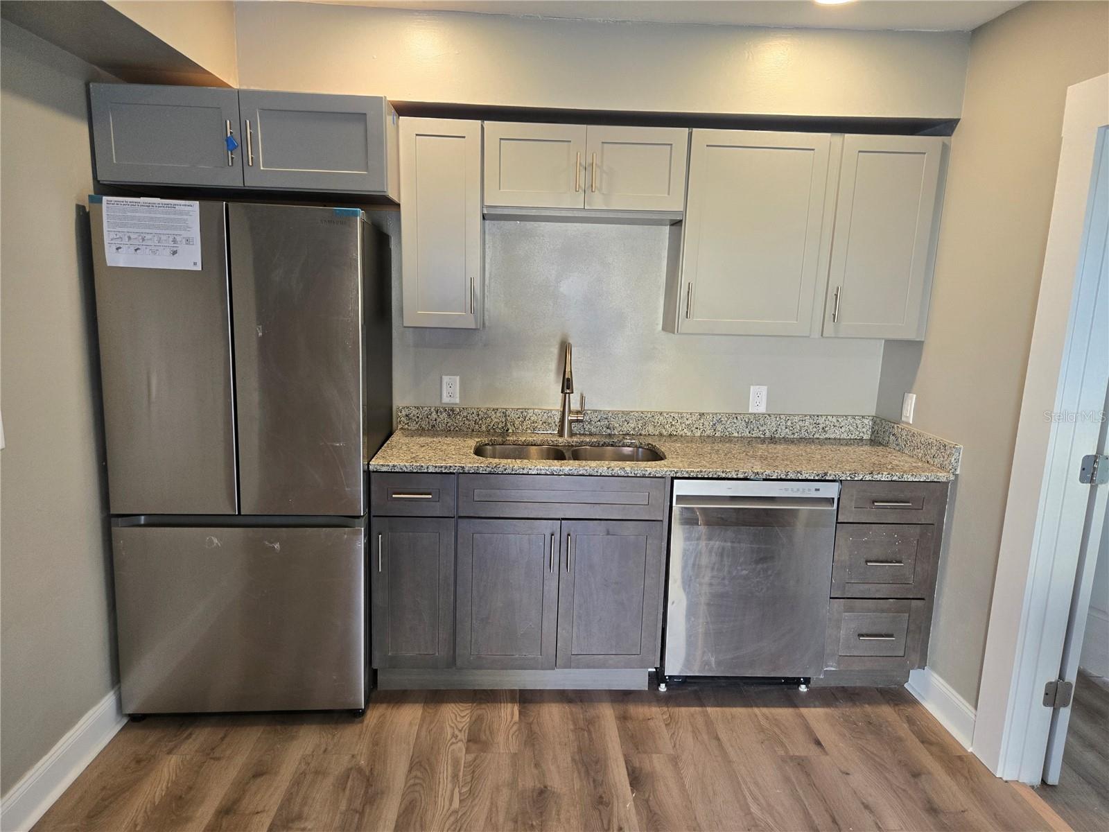 Image 6 of 27 For 101 Lemon Street 1