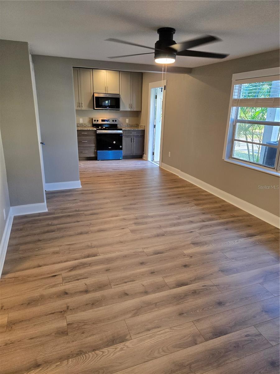 Image 7 of 27 For 101 Lemon Street 1