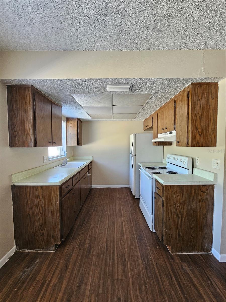 Image 5 of 13 For 221 Jefferson Circle N 20